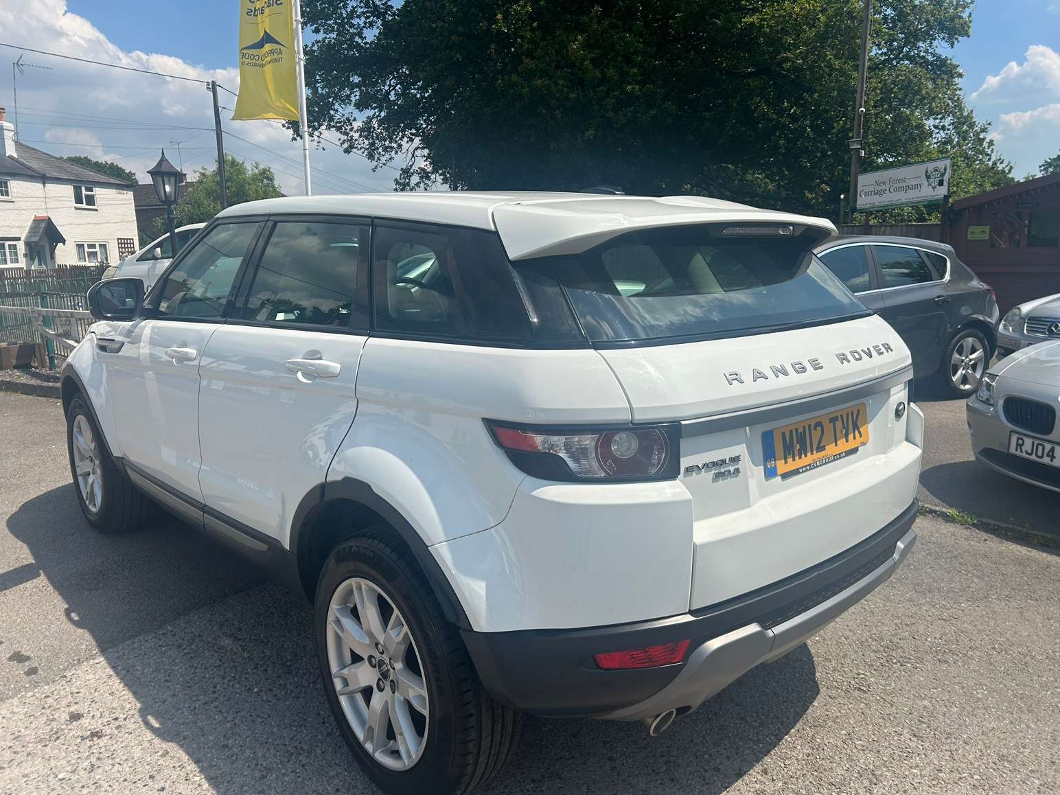 A 2012 LAND ROVER RANGE ROVER EVOQUE 2.2 eD4 Pure A 2012 LAND ROVER RANGE ROVER EVOQUE 2.2 eD4 Pure