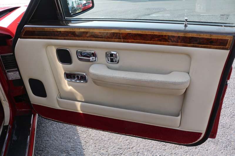 1995 ROLLS-ROYCE SILVER SPIRIT 1995 ROLLS-ROYCE SILVER SPIRIT