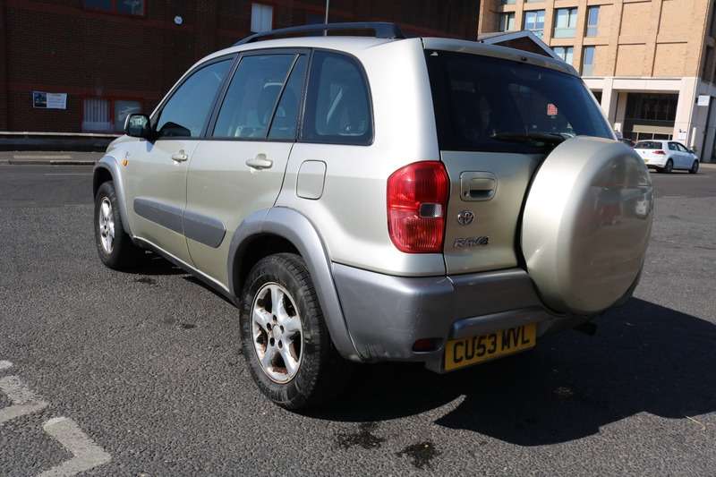 A 2003 TOYOTA RAV4 VVTI VX A 2003 TOYOTA RAV4 VVTI VX