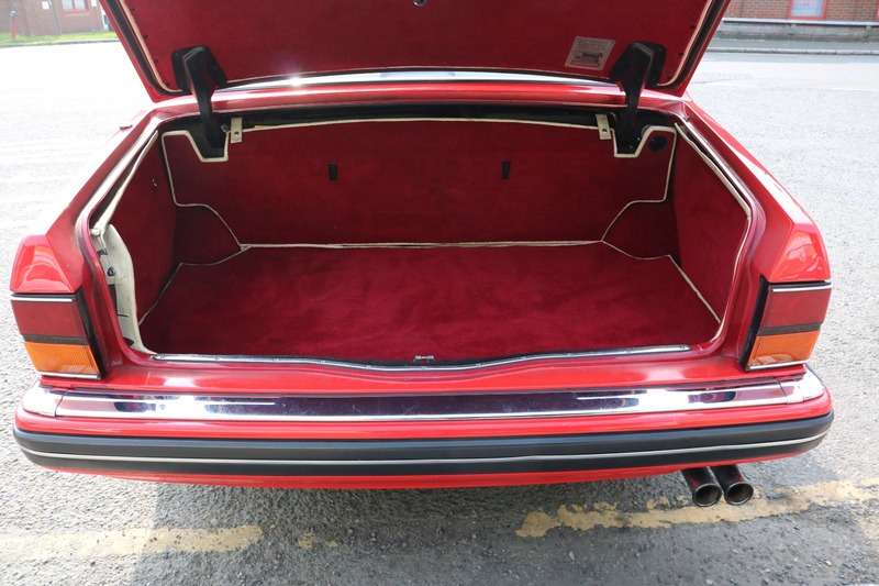 1995 ROLLS-ROYCE SILVER SPIRIT 1995 ROLLS-ROYCE SILVER SPIRIT