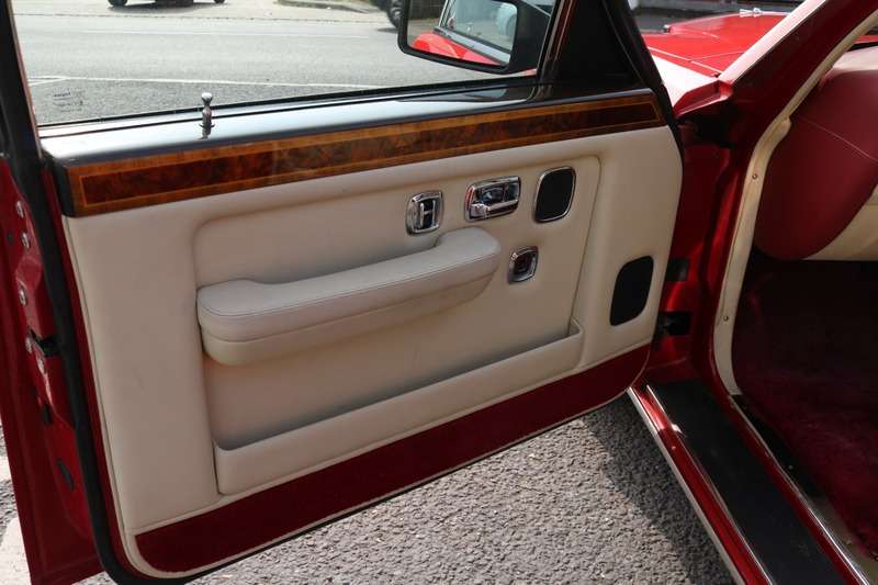 1995 ROLLS-ROYCE SILVER SPIRIT 1995 ROLLS-ROYCE SILVER SPIRIT