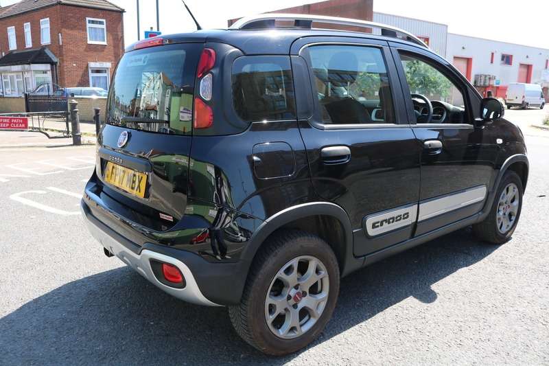 A 2017 FIAT PANDA TWINAIR CROSS A 2017 FIAT PANDA TWINAIR CROSS