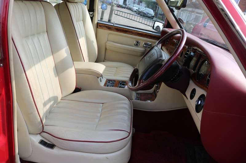 1995 ROLLS-ROYCE SILVER SPIRIT 1995 ROLLS-ROYCE SILVER SPIRIT