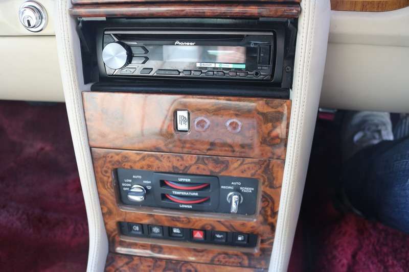 1995 ROLLS-ROYCE SILVER SPIRIT 1995 ROLLS-ROYCE SILVER SPIRIT