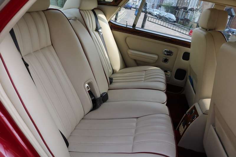 1995 ROLLS-ROYCE SILVER SPIRIT 1995 ROLLS-ROYCE SILVER SPIRIT