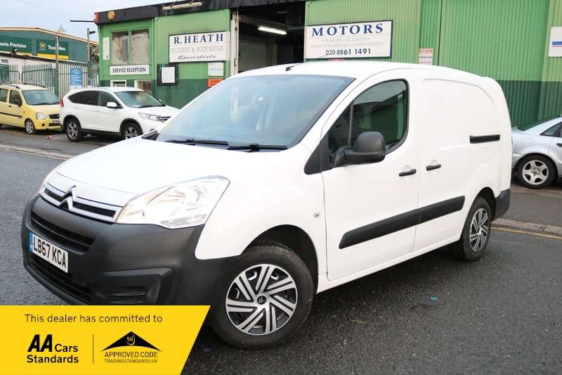 Check out this Citroen Berlingo 2017 Diesel Manual
