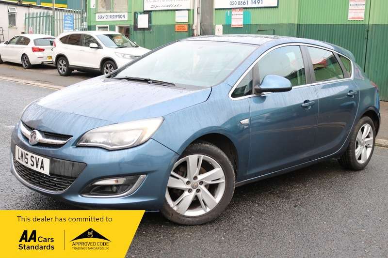 A 2015 VAUXHALL ASTRA 1.4 SRI A 2015 VAUXHALL ASTRA 1.4 SRI