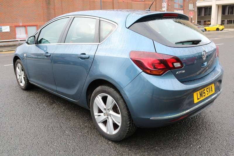 A 2015 VAUXHALL ASTRA 1.4 SRI A 2015 VAUXHALL ASTRA 1.4 SRI