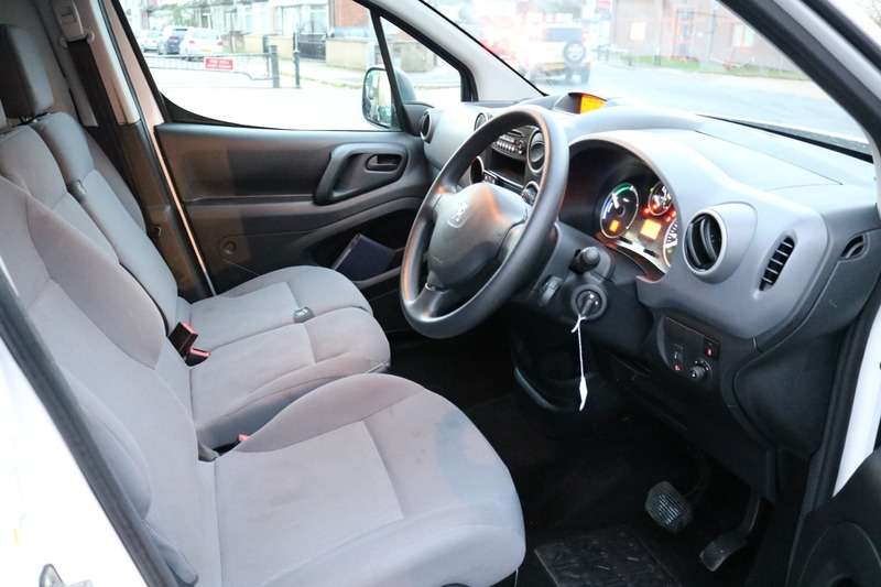 2017 PEUGEOT PARTNER 2017 PEUGEOT PARTNER