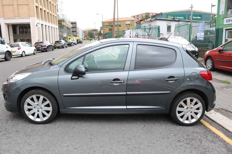 A 2012 PEUGEOT 207 ALLURE A 2012 PEUGEOT 207 ALLURE