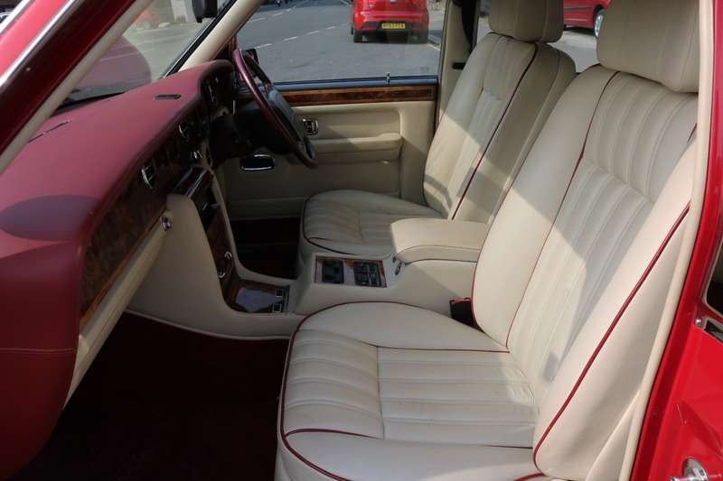 1995 ROLLS-ROYCE SILVER SPIRIT 1995 ROLLS-ROYCE SILVER SPIRIT