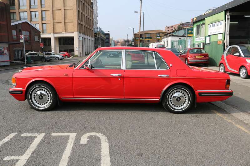 1995 ROLLS-ROYCE SILVER SPIRIT 1995 ROLLS-ROYCE SILVER SPIRIT