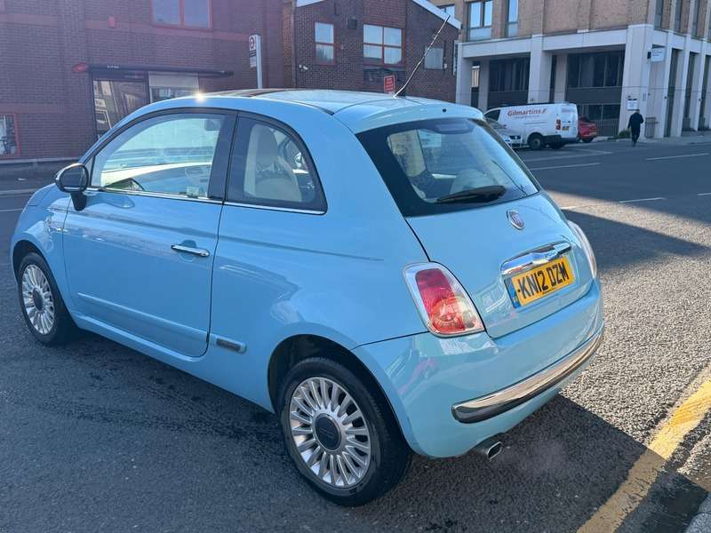 A 2012 FIAT 500 LOUNGE A 2012 FIAT 500 LOUNGE