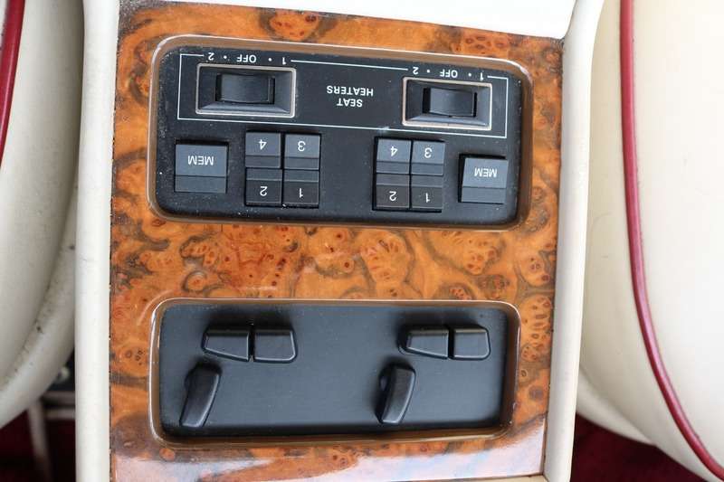 1995 ROLLS-ROYCE SILVER SPIRIT 1995 ROLLS-ROYCE SILVER SPIRIT