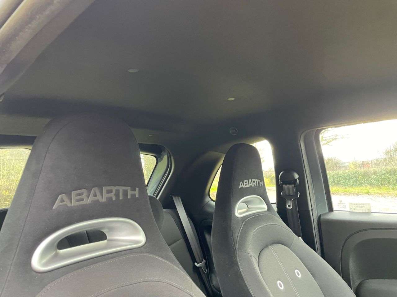 2017 ABARTH 595 2017 ABARTH 595