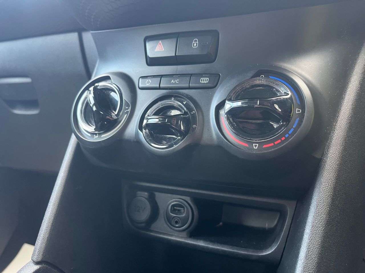 2016 PEUGEOT 208 2016 PEUGEOT 208