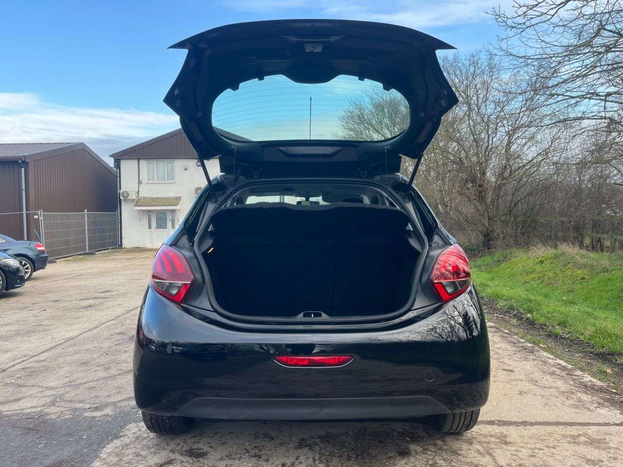 2016 PEUGEOT 208 2016 PEUGEOT 208