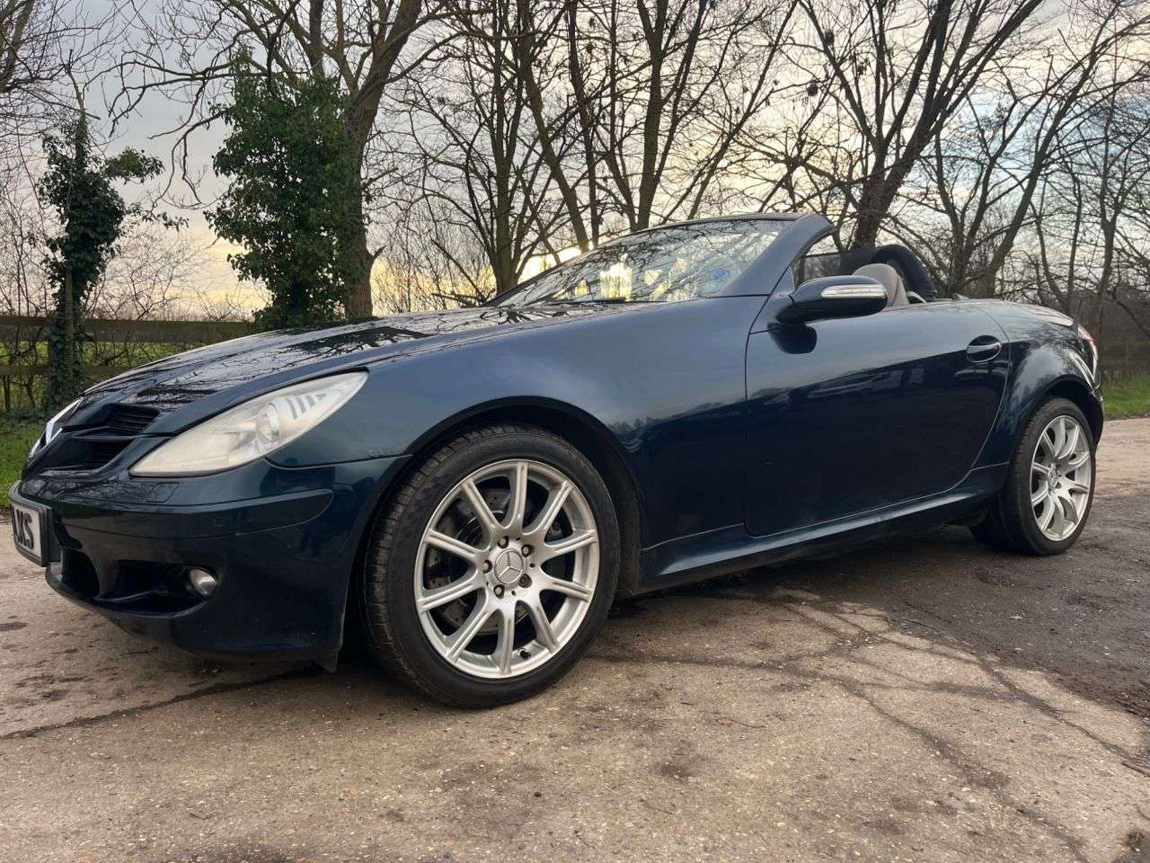 A 2005 MERCEDES-BENZ SLK 3.5 SLK350 Convertible 2dr Petrol Automatic (238 g/km, 272 bhp) Car Finance A 2005 MERCEDES-BENZ SLK 3.5 SLK350 Convertible 2dr Petrol Automatic (238 g/km, 272 bhp) Car Finance