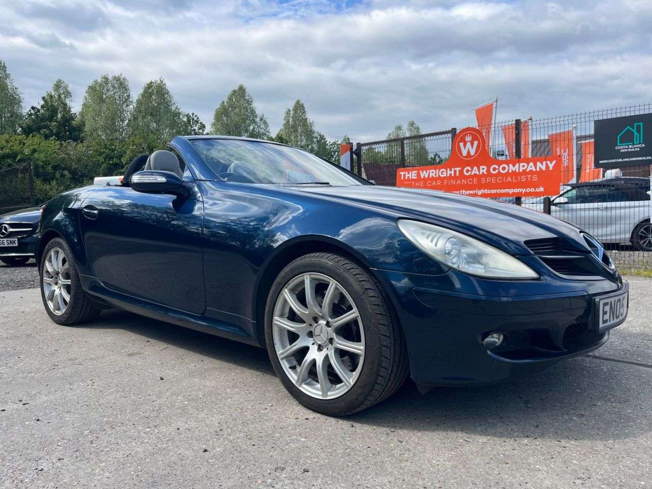 A 2005 MERCEDES-BENZ SLK 3.5 SLK350 Convertible 2dr Petrol Automatic (238 g/km, 272 bhp) Car Finance A 2005 MERCEDES-BENZ SLK 3.5 SLK350 Convertible 2dr Petrol Automatic (238 g/km, 272 bhp) Car Finance