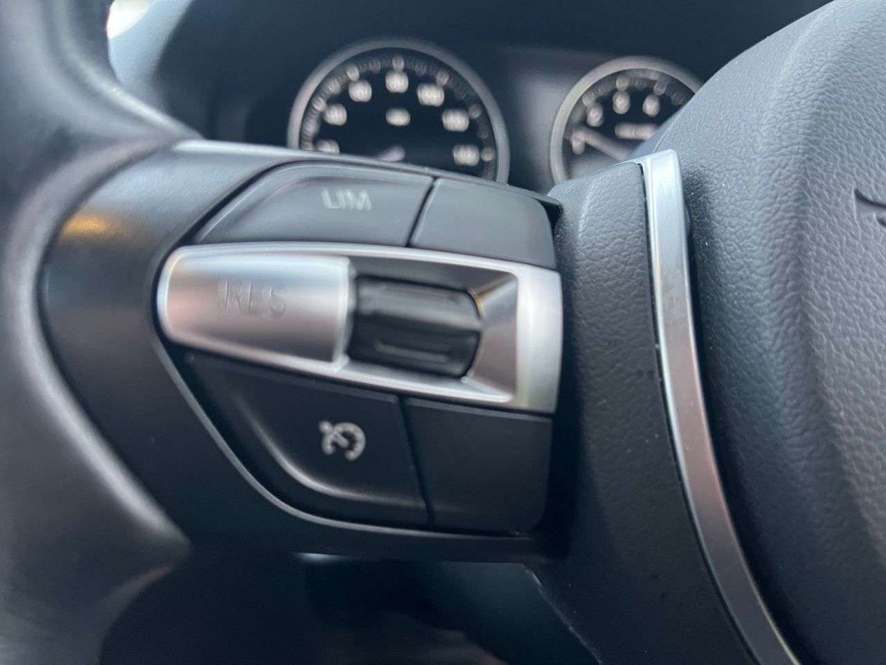 2017 BMW 1 SERIES 2017 BMW 1 SERIES