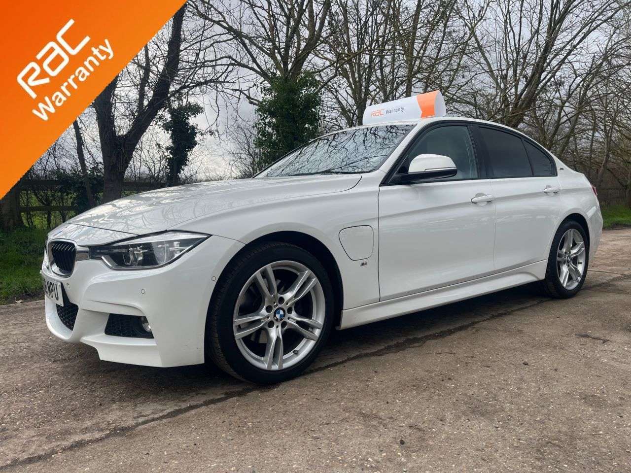A 2018 BMW 3 SERIES 2.0 330e 7.6kWh M Sport Saloon 4dr Petrol Plug-in Hybrid Auto Euro 6 (s/s) A 2018 BMW 3 SERIES 2.0 330e 7.6kWh M Sport Saloon 4dr Petrol Plug-in Hybrid Auto Euro 6 (s/s)