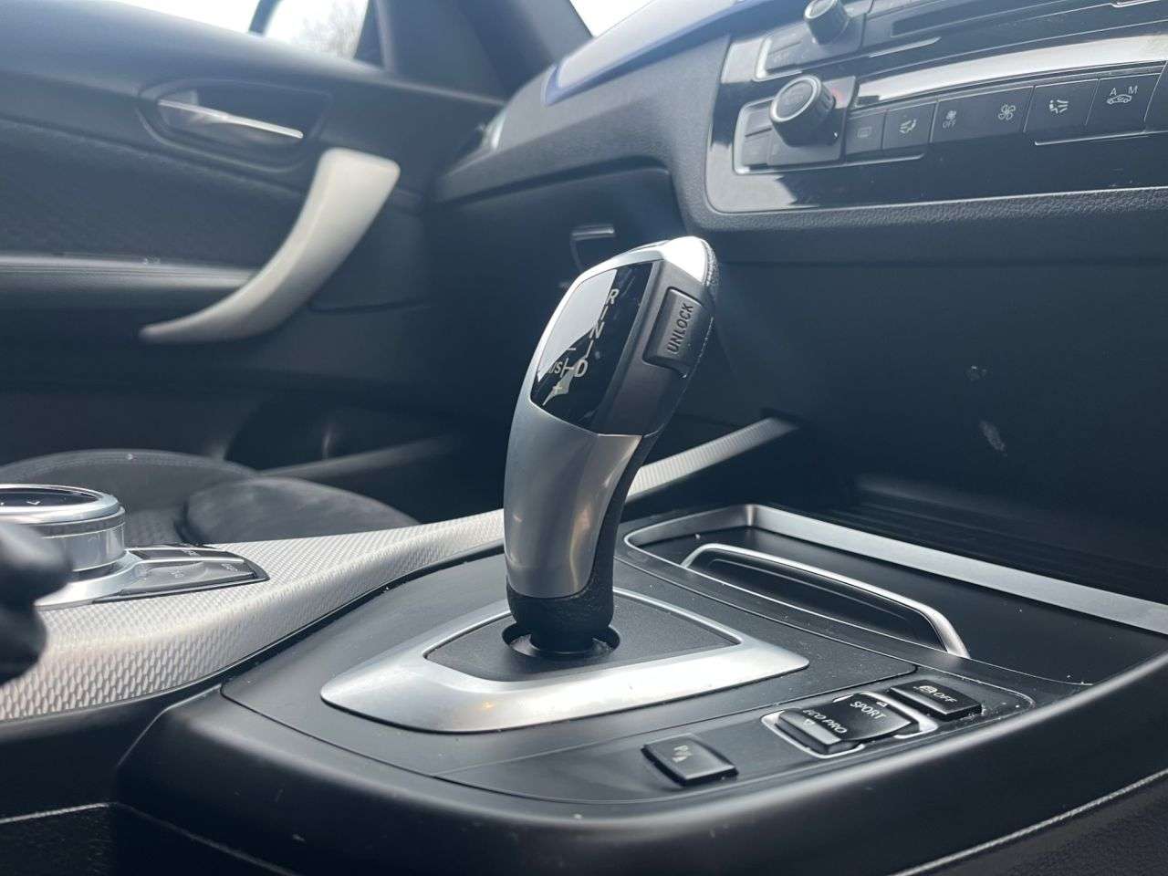 A 2017 BMW 1 SERIES 1.5 118i M Sport Hatchback 5dr Petrol Auto Euro 6 (s/s) (136 ps) Car Financ A 2017 BMW 1 SERIES 1.5 118i M Sport Hatchback 5dr Petrol Auto Euro 6 (s/s) (136 ps) Car Financ