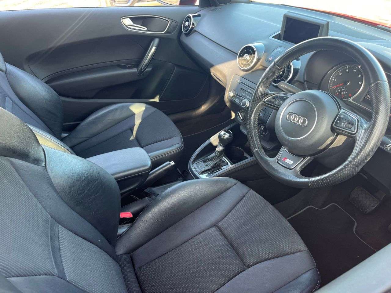 A 2011 AUDI A1 1.4 TFSI S line Hatchback 3dr Petrol S Tronic Euro 5 (s/s) (122 ps) Car Fin A 2011 AUDI A1 1.4 TFSI S line Hatchback 3dr Petrol S Tronic Euro 5 (s/s) (122 ps) Car Fin