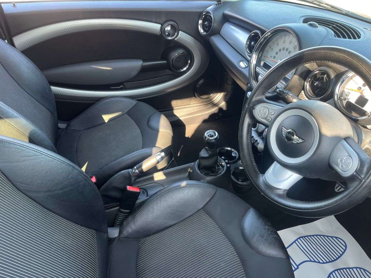 2009 MINI HATCH 2009 MINI HATCH