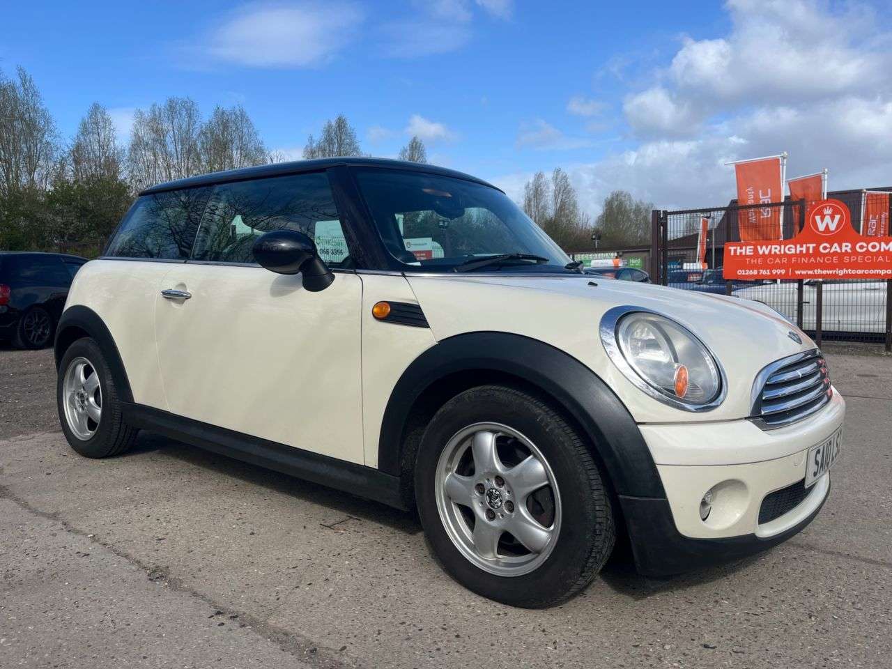 A 2010 MINI HATCH 1.6 Cooper Hatchback 3dr Petrol Steptronic Euro 5 (122 ps) Car Finance, RAC A 2010 MINI HATCH 1.6 Cooper Hatchback 3dr Petrol Steptronic Euro 5 (122 ps) Car Finance, RAC