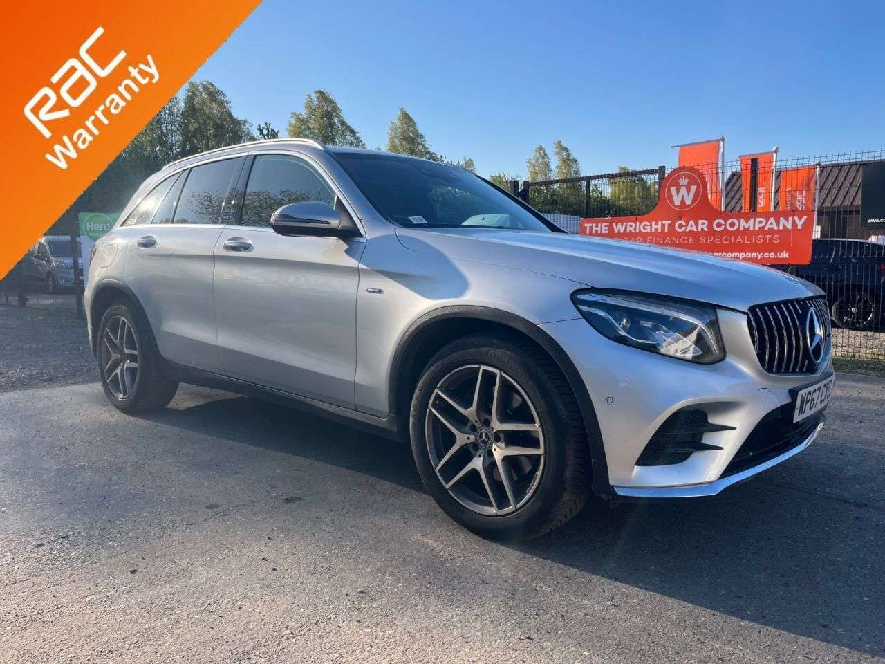 A 2017 MERCEDES-BENZ GLC 2.1 GLC220d AMG Line SUV 5dr Diesel G-Tronic 4MATIC Euro 6 (s/s) (170 ps) C A 2017 MERCEDES-BENZ GLC 2.1 GLC220d AMG Line SUV 5dr Diesel G-Tronic 4MATIC Euro 6 (s/s) (170 ps) C