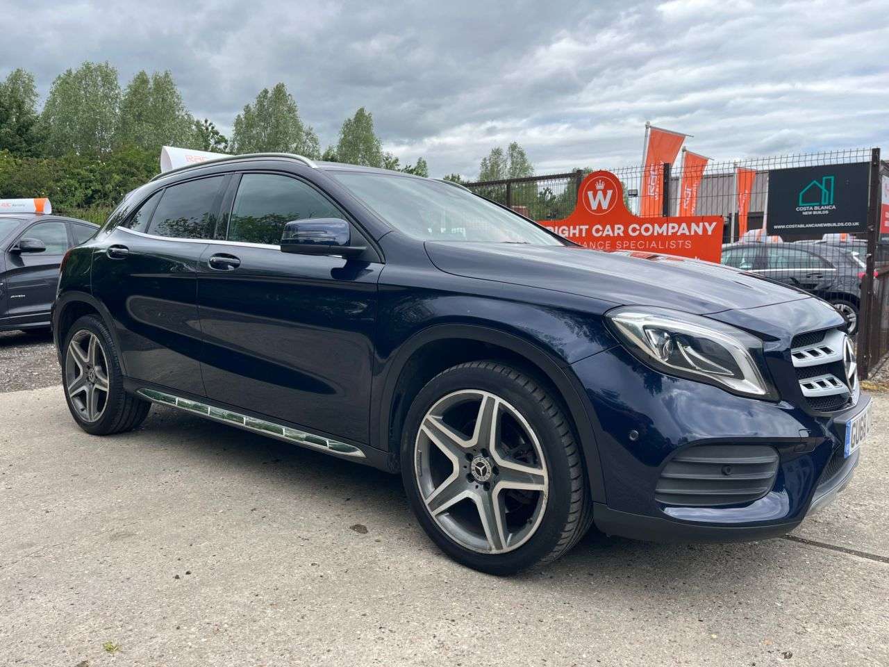 A 2018 MERCEDES-BENZ 180 2.1 GLA220d AMG Line (Premium) SUV 5dr Diesel 7G-DCT 4MATIC Euro 6 (s/s) (1 A 2018 MERCEDES-BENZ 180 2.1 GLA220d AMG Line (Premium) SUV 5dr Diesel 7G-DCT 4MATIC Euro 6 (s/s) (1