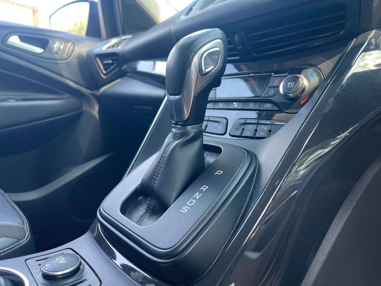 A 2015 FORD KUGA 1.5T EcoBoost Titanium Sport SUV 5dr Petrol Auto AWD Euro 6 (s/s) (182 ps) A 2015 FORD KUGA 1.5T EcoBoost Titanium Sport SUV 5dr Petrol Auto AWD Euro 6 (s/s) (182 ps)