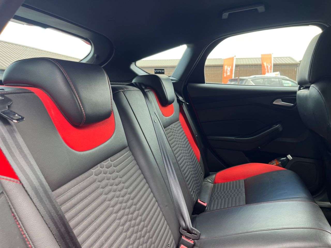 A 2015 FORD FOCUS 2.0 TDCi ST-2 Hatchback 5dr Diesel Manual Euro 6 (s/s) (185 ps) Car Finance A 2015 FORD FOCUS 2.0 TDCi ST-2 Hatchback 5dr Diesel Manual Euro 6 (s/s) (185 ps) Car Finance
