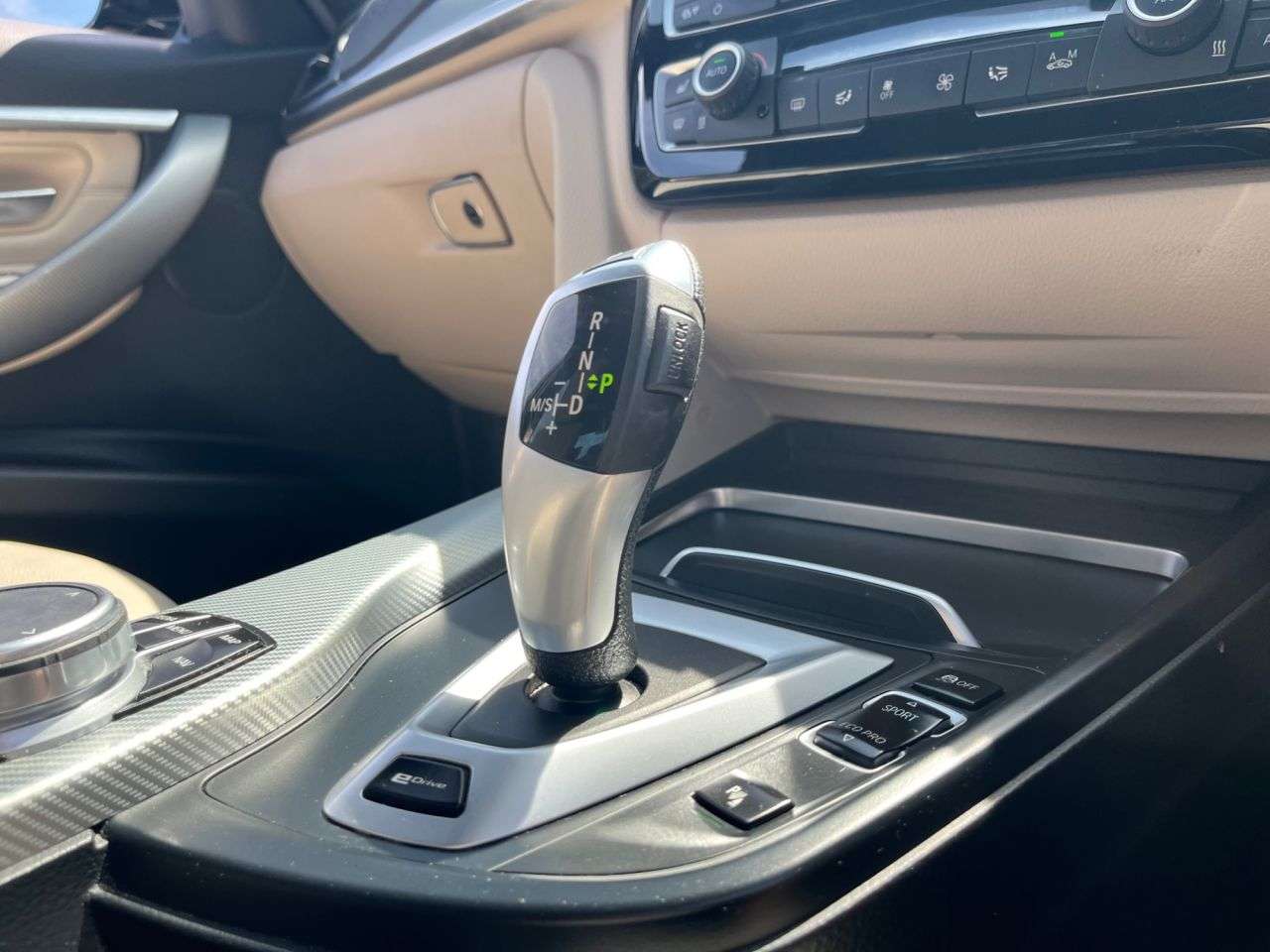A 2018 BMW 3 SERIES 2.0 330e 7.6kWh M Sport Saloon 4dr Petrol Plug-in Hybrid Auto Euro 6 (s/s) A 2018 BMW 3 SERIES 2.0 330e 7.6kWh M Sport Saloon 4dr Petrol Plug-in Hybrid Auto Euro 6 (s/s)