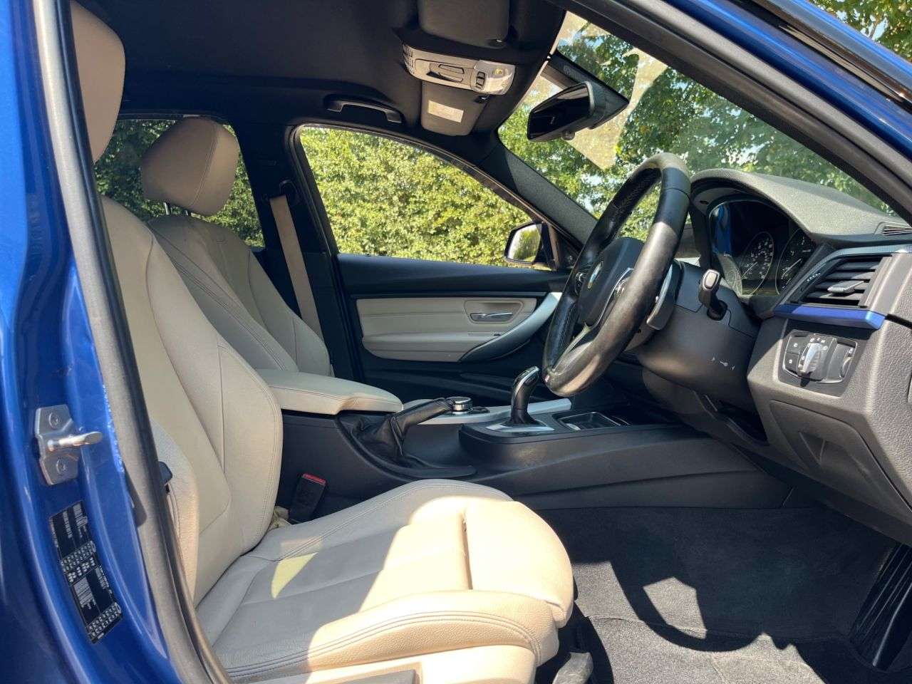A 2015 BMW 3 SERIES 2.0 320d M Sport Saloon 4dr Diesel Auto Euro 6 (s/s) (190 ps) Car Finance, A 2015 BMW 3 SERIES 2.0 320d M Sport Saloon 4dr Diesel Auto Euro 6 (s/s) (190 ps) Car Finance,