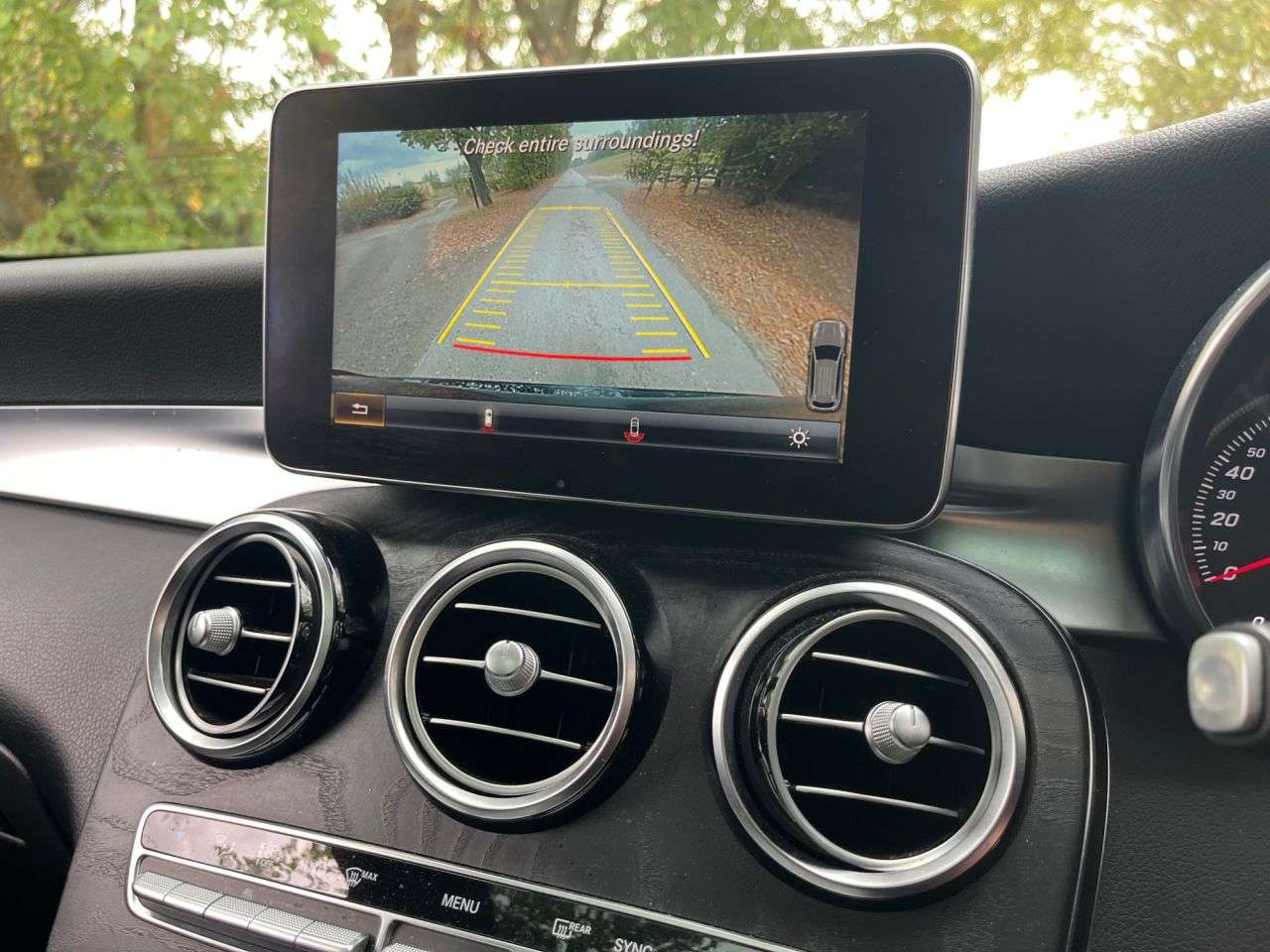 A 2016 MERCEDES-BENZ GLC 2.1 GLC250d AMG Line (Premium Plus) SUV 5dr Diesel G-Tronic 4MATIC Euro 6 ( A 2016 MERCEDES-BENZ GLC 2.1 GLC250d AMG Line (Premium Plus) SUV 5dr Diesel G-Tronic 4MATIC Euro 6 (