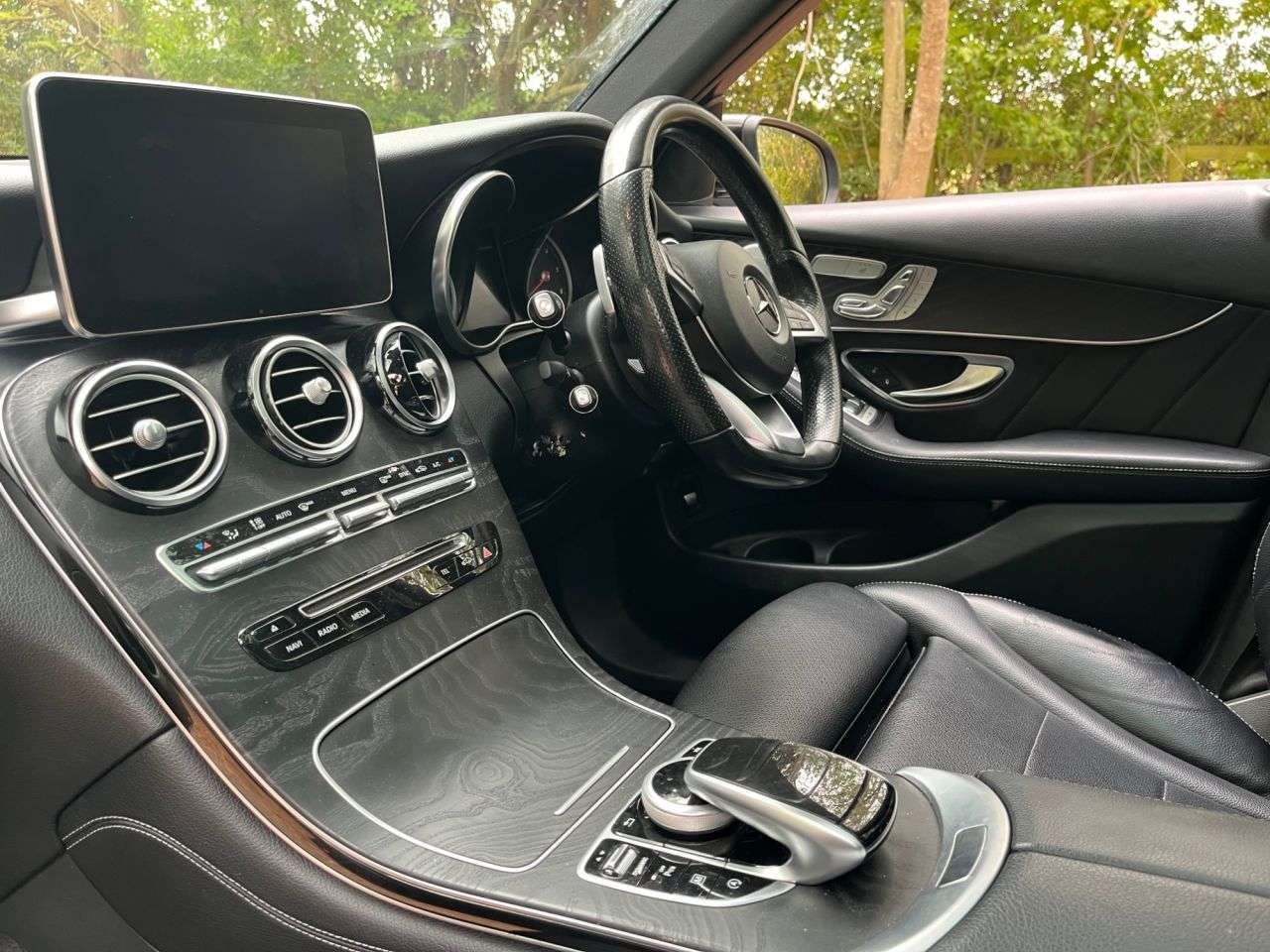 A 2016 MERCEDES-BENZ GLC 2.1 GLC250d AMG Line (Premium Plus) SUV 5dr Diesel G-Tronic 4MATIC Euro 6 ( A 2016 MERCEDES-BENZ GLC 2.1 GLC250d AMG Line (Premium Plus) SUV 5dr Diesel G-Tronic 4MATIC Euro 6 (