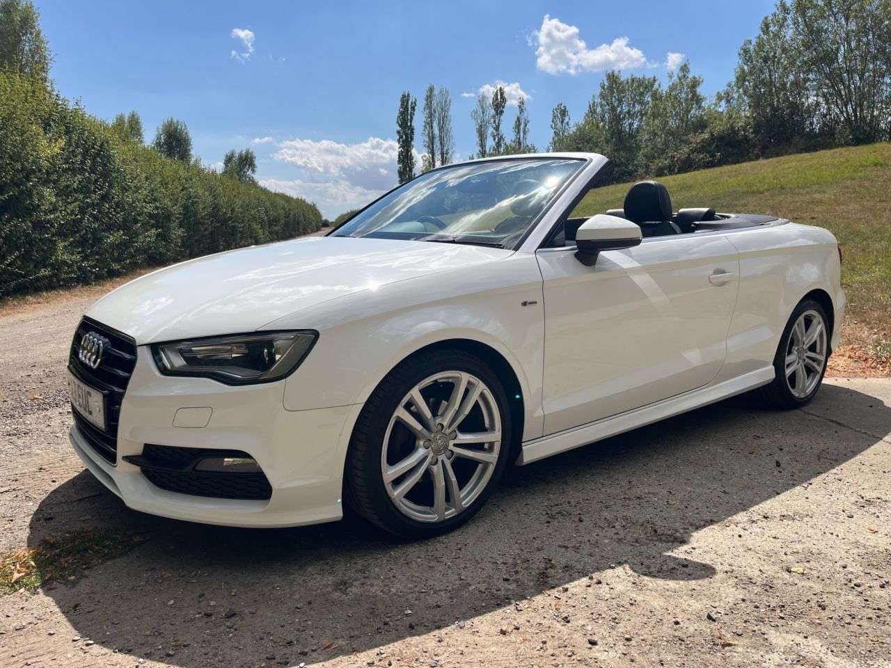 A 2016 AUDI A3 CABRIOLET 1.4 TFSI CoD S line Convertible 2dr Petrol Manual Euro 6 (s/s) (Nav) (150 p A 2016 AUDI A3 CABRIOLET 1.4 TFSI CoD S line Convertible 2dr Petrol Manual Euro 6 (s/s) (Nav) (150 p