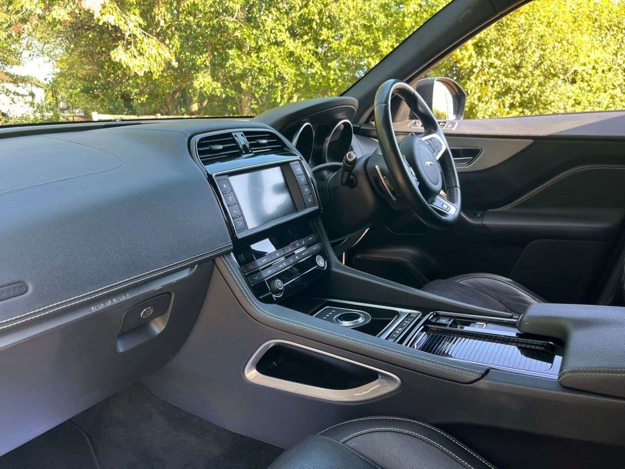 2017 JAGUAR F-PACE 2017 JAGUAR F-PACE