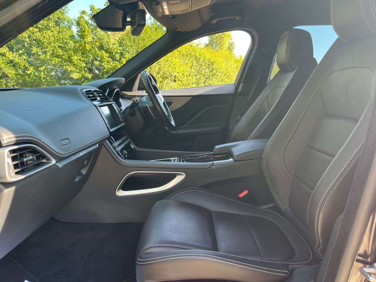2017 JAGUAR F-PACE 2017 JAGUAR F-PACE