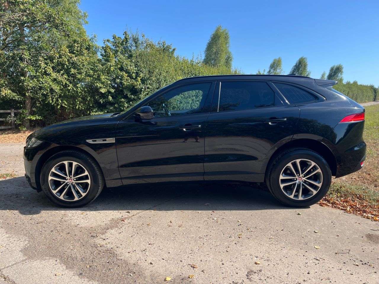 2017 JAGUAR F-PACE 2017 JAGUAR F-PACE