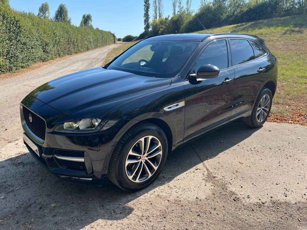 2017 JAGUAR F-PACE 2017 JAGUAR F-PACE