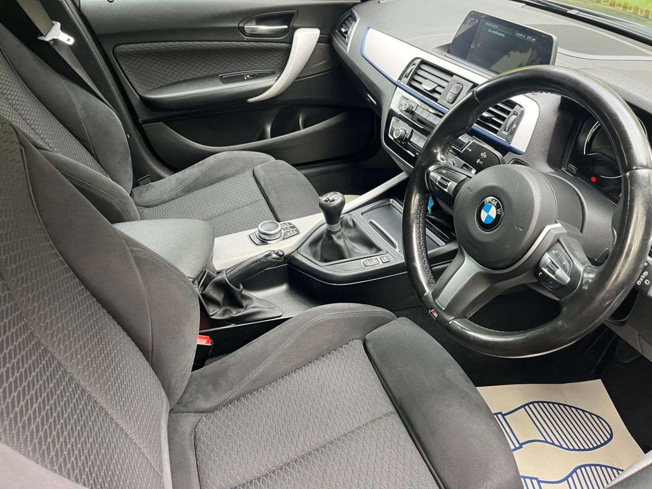 A 2018 BMW 1 SERIES 1.5 118i M Sport Shadow Edition Hatchback 5dr Petrol Manual Euro 6 (s/s) (1 A 2018 BMW 1 SERIES 1.5 118i M Sport Shadow Edition Hatchback 5dr Petrol Manual Euro 6 (s/s) (1
