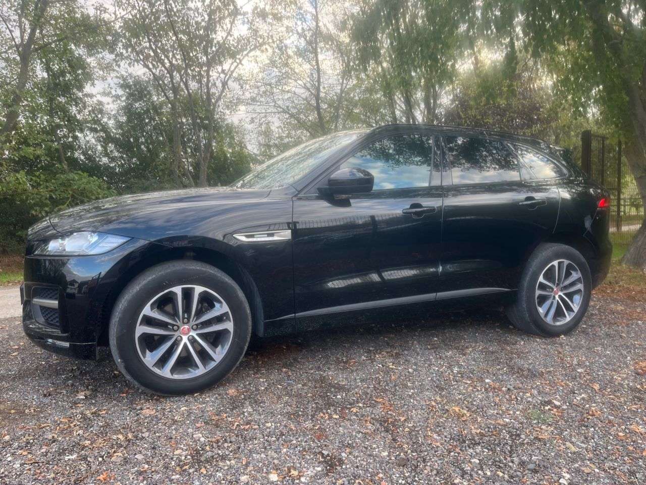 A 2019 JAGUAR F-PACE 2.0d R-Sport 5dr Auto AWD Car Finance, RAC Warranty, No Fees A 2019 JAGUAR F-PACE 2.0d R-Sport 5dr Auto AWD Car Finance, RAC Warranty, No Fees