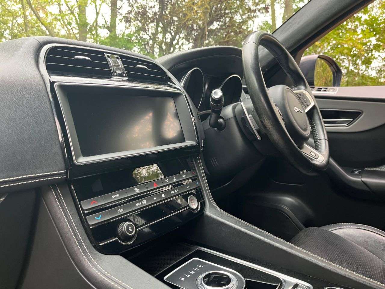 2019 JAGUAR F-PACE 2019 JAGUAR F-PACE