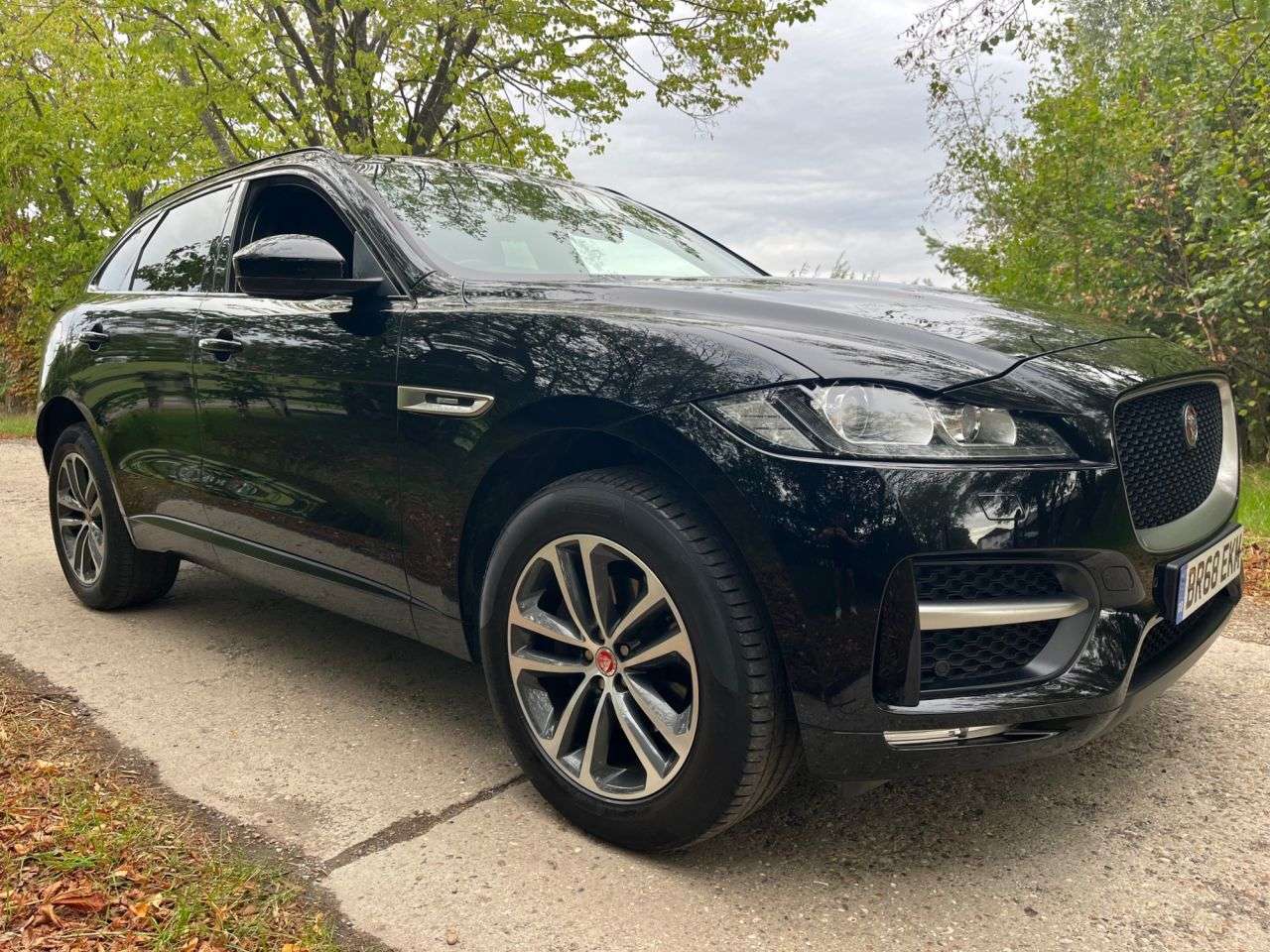 A 2019 JAGUAR F-PACE 2.0d R-Sport 5dr Auto AWD Car Finance, RAC Warranty, No Fees A 2019 JAGUAR F-PACE 2.0d R-Sport 5dr Auto AWD Car Finance, RAC Warranty, No Fees