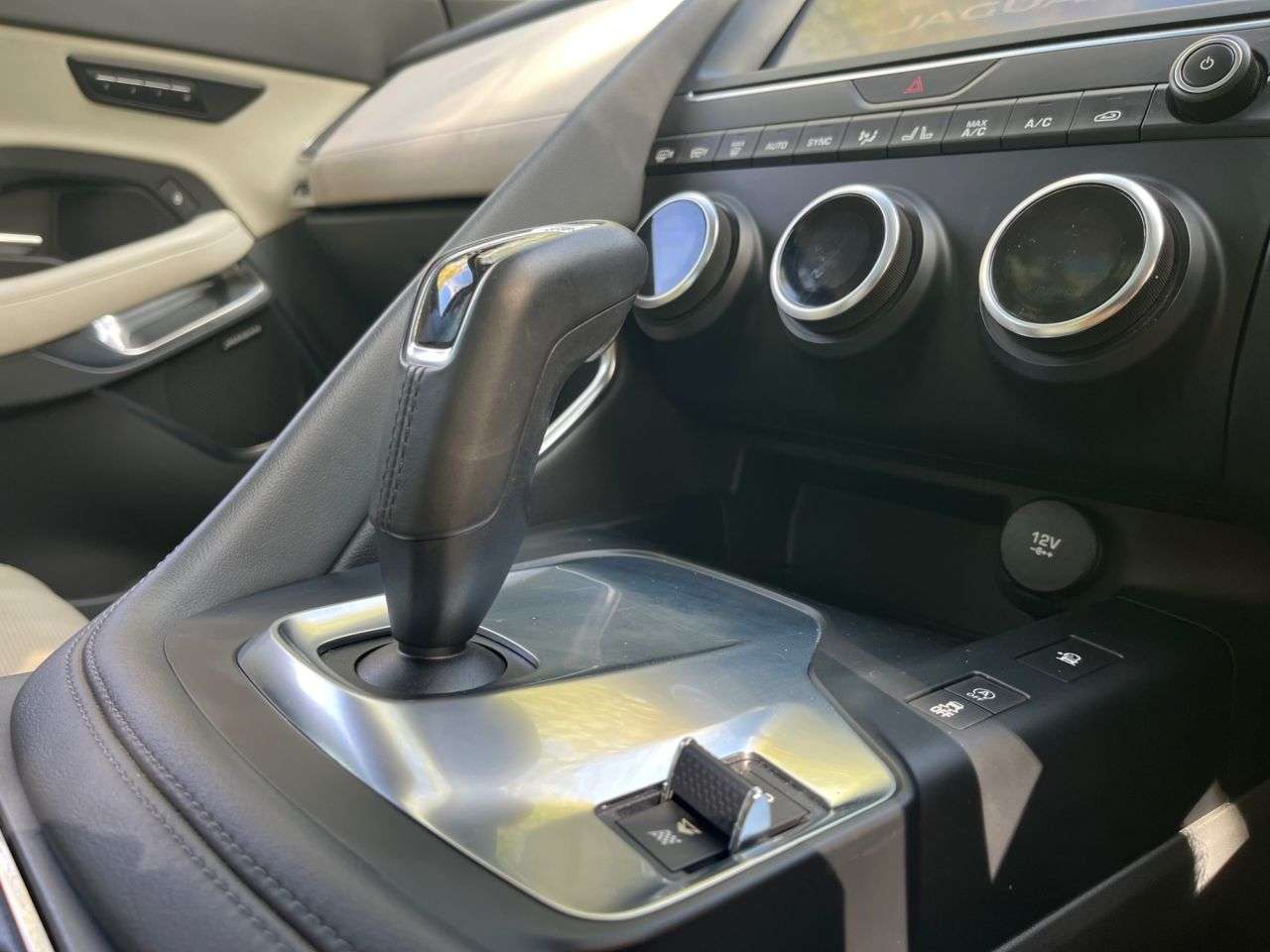 2018 JAGUAR E-PACE 2018 JAGUAR E-PACE