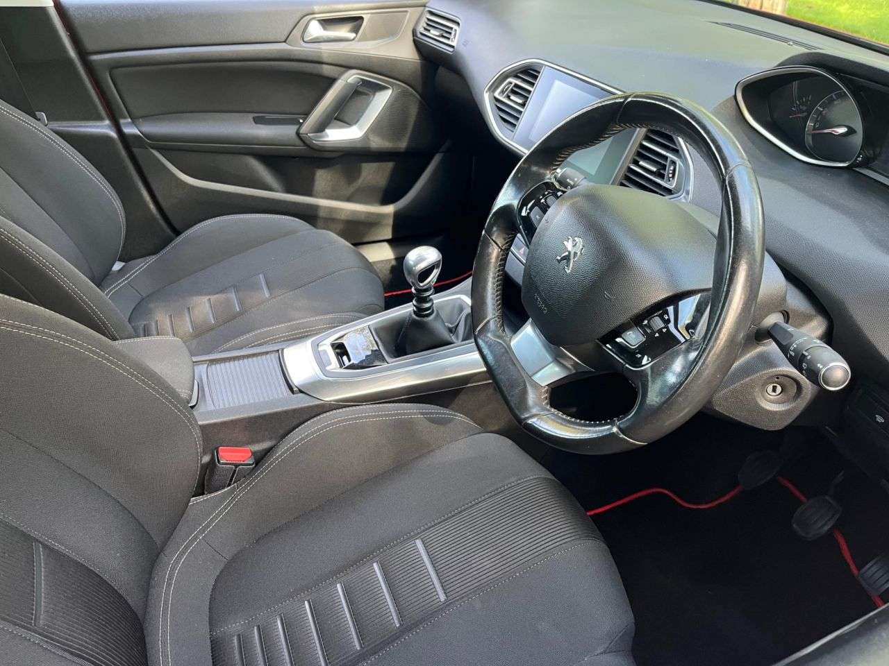 A 2014 PEUGEOT 308 1.6 e-HDi Allure Hatchback 5dr Diesel Manual Euro 5 (s/s) (115 ps) Car Fina A 2014 PEUGEOT 308 1.6 e-HDi Allure Hatchback 5dr Diesel Manual Euro 5 (s/s) (115 ps) Car Fina