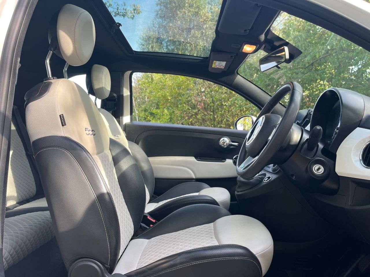A 2021 FIAT 500 1.0 MHEV Dolcevita Hatchback 3dr Petrol Manual Euro 6 (s/s) (70 bhp) Car Fi A 2021 FIAT 500 1.0 MHEV Dolcevita Hatchback 3dr Petrol Manual Euro 6 (s/s) (70 bhp) Car Fi