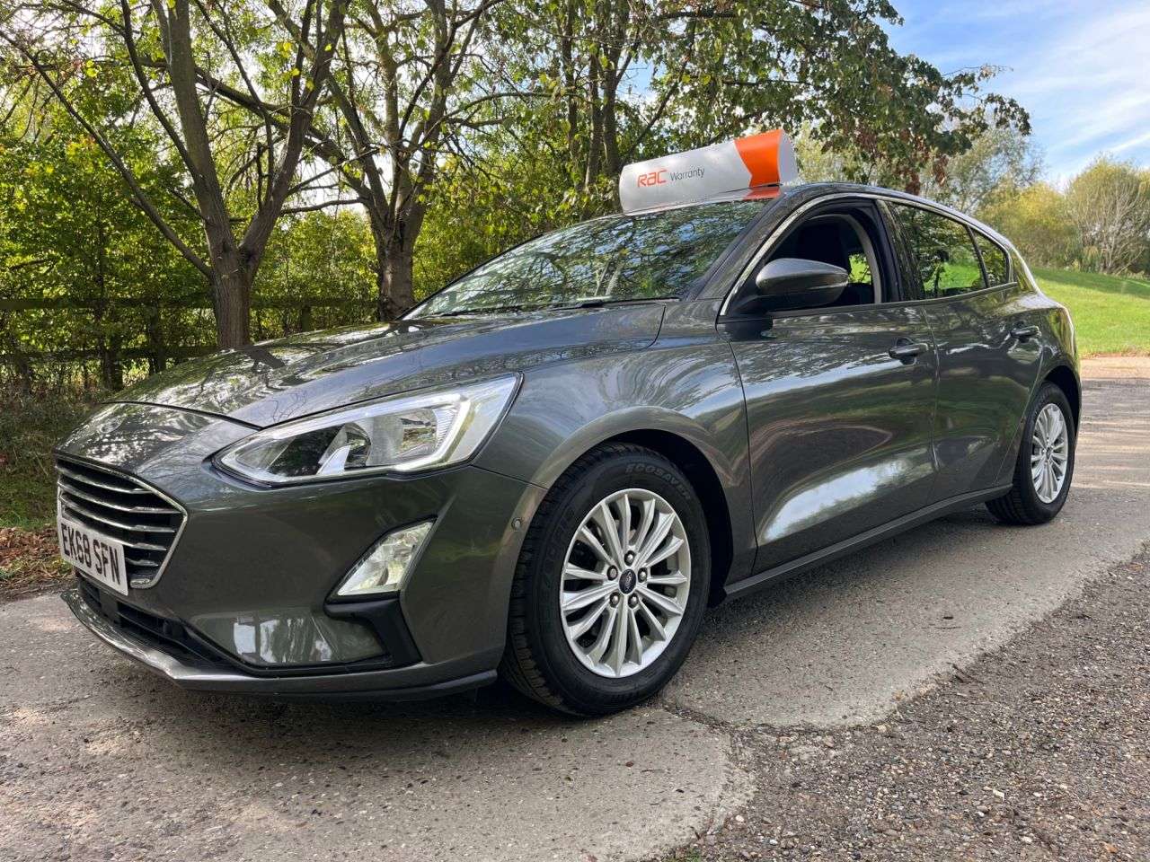 A 2018 FORD FOCUS 1.0T EcoBoost Titanium Hatchback 5dr Petrol Manual Euro 6 (s/s) (125 ps) Ca A 2018 FORD FOCUS 1.0T EcoBoost Titanium Hatchback 5dr Petrol Manual Euro 6 (s/s) (125 ps) Ca